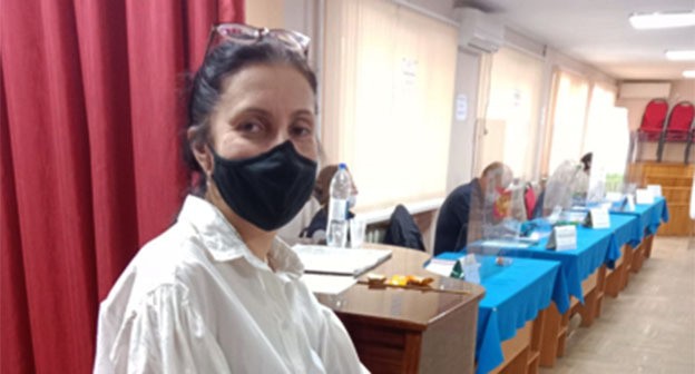На избирательном участке в Волгограде. 17 сентября 2021 г. Фото Вячеслава Ященко для "Кавказского узла" На избирательном участке в Волгограде. 17 сентября 2021 г. Фото Вячеслава Ященко для "Кавказского узла"