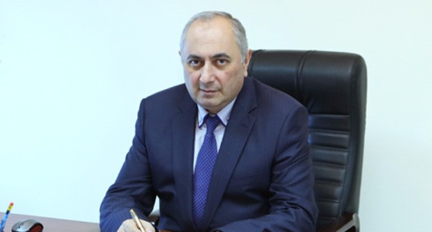 Армен Чарчян. Фото пресс-службы медцентра "Измирлян" http://izmirlianmedicalcenter.com/uploades/Charchyan--.jpg Армен Чарчян. Фото пресс-службы медцентра "Измирлян" http://izmirlianmedicalcenter.com/uploades/Charchyan--.jpg