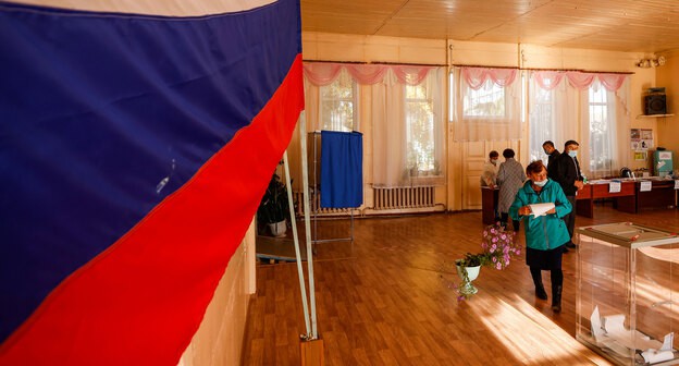 Избирательный участок на парламентских выборах. Россия, 19 сентября 2021 года. РЕЙТЕР/Максим Шеметов Избирательный участок на парламентских выборах. Россия, 19 сентября 2021 года. РЕЙТЕР/Максим Шеметов