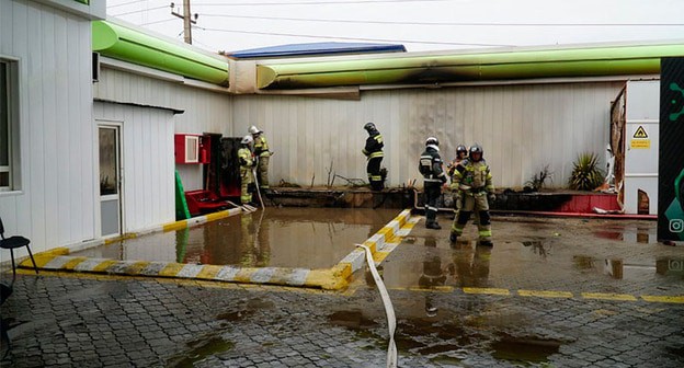 Пожар на АЗС в Махачкале. Фото: ГУ МЧС России по РД Пожар на АЗС в Махачкале. Фото: ГУ МЧС России по РД