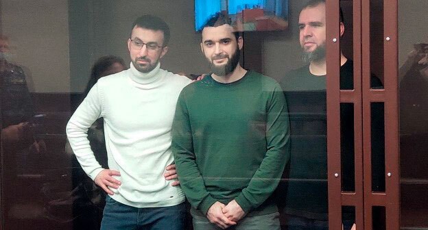 Кемал Тамбиев, Абдулмумин Гаджиев, Абубакар Ризванов в зале суда, 30 сентября. Фото Константина Волгина для "Кавказского узла" Кемал Тамбиев, Абдулмумин Гаджиев, Абубакар Ризванов в зале суда, 30 сентября. Фото Константина Волгина для "Кавказского узла"
