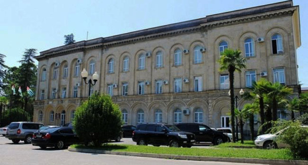 Парламент Абхазии. Скриншот https://eadaily.com/ru/news/2019/12/26/parlament-abhazii-ne-prinyal-byudzhet-na-2020-god Парламент Абхазии. Скриншот https://eadaily.com/ru/news/2019/12/26/parlament-abhazii-ne-prinyal-byudzhet-na-2020-god