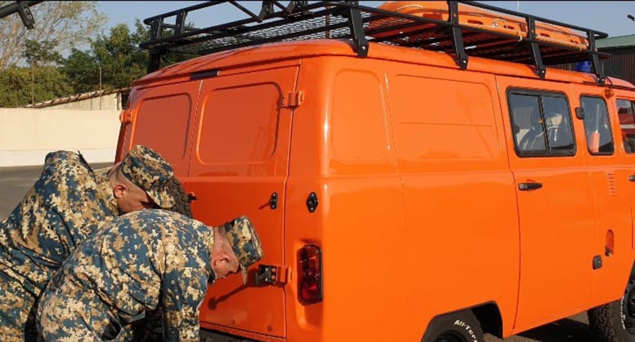 Карабахские спасатели на поисках тел погибших военнослужащих . Фото: Facebook / ԱՀ ՆԳՆ արտակարգ իրավիճակների պետական ծառայություն Карабахские спасатели на поисках тел погибших военнослужащих . Фото: Facebook / ԱՀ ՆԳՆ արտակարգ իրավիճակների պետական ծառայություն