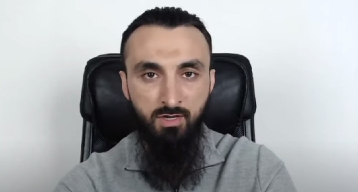 Тумсо Абдурахманов. Кадр видео
"Кавказ-Россия" https://www.youtube.com/watch?v=aJ-Ni0tb-qk Тумсо Абдурахманов. Кадр видео
"Кавказ-Россия" https://www.youtube.com/watch?v=aJ-Ni0tb-qk