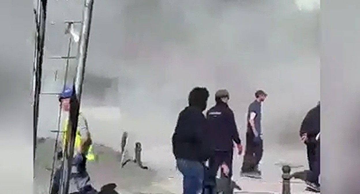 На месте частичного обрушения жилого дома в центре Батуми. Кадр видео https://ren.tv/news/v-mire/888884-zhiloi-dom-obrushilsia-v-batumi-est-postradavshie На месте частичного обрушения жилого дома в центре Батуми. Кадр видео https://ren.tv/news/v-mire/888884-zhiloi-dom-obrushilsia-v-batumi-est-postradavshie