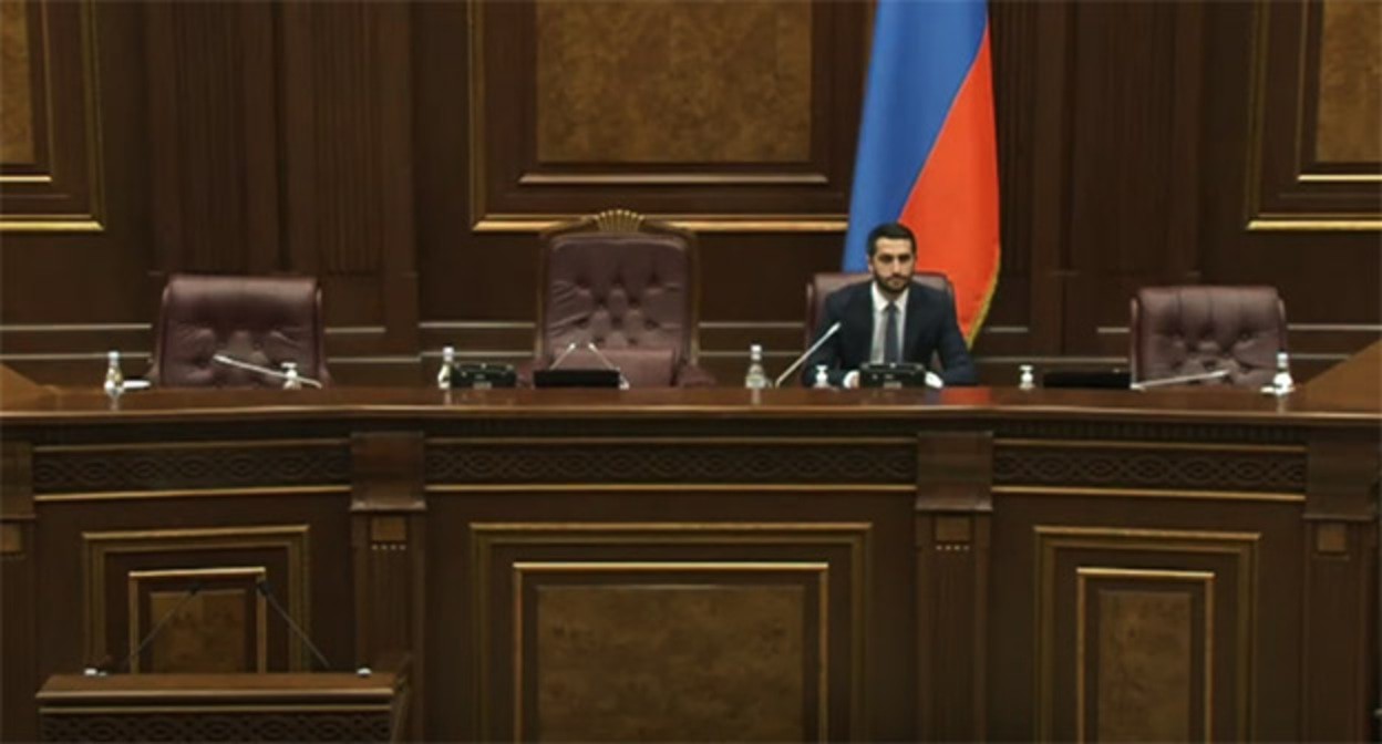 Заседание парламента Армении. Скриншот видео "Parliament of Armenia" https://www.youtube.com/watch?v=9--Dfof5o1Y&t=2255s Заседание парламента Армении. Скриншот видео "Parliament of Armenia" https://www.youtube.com/watch?v=9--Dfof5o1Y&t=2255s