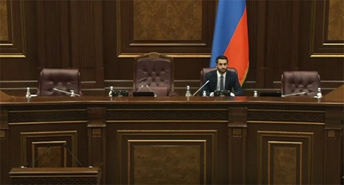 Заседание парламента Армении. Скриншот видео "Parliament of Armenia" https://www.youtube.com/watch?v=9--Dfof5o1Y&t=2255s Заседание парламента Армении. Скриншот видео "Parliament of Armenia" https://www.youtube.com/watch?v=9--Dfof5o1Y&t=2255s