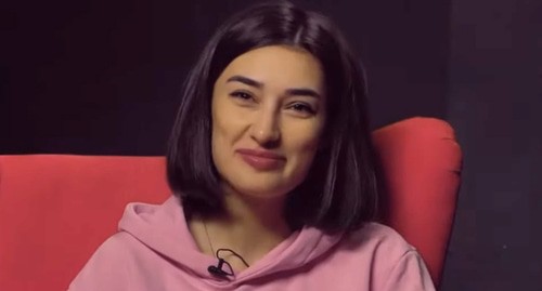 Ариана Лолаева. Кадр видео 
MTV Россия https://www.youtube.com/watch?v=Ef22vzFNDcg