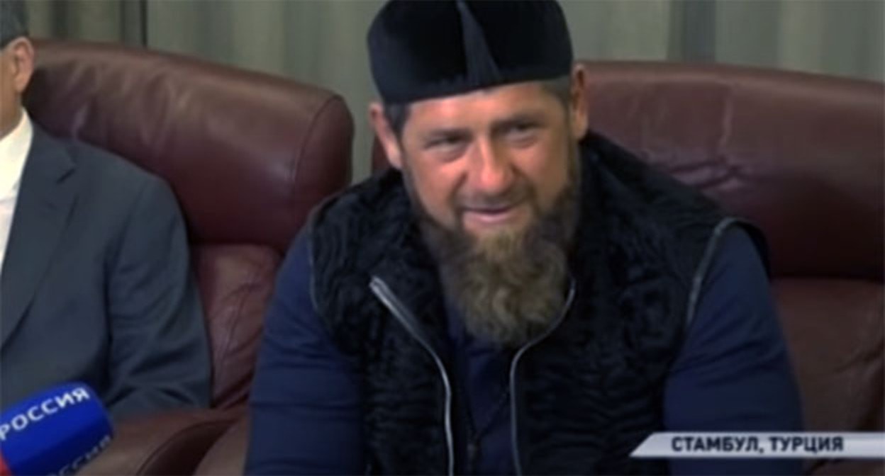 Рамзан Кадыров во время визита в Турцию. Скриншот видео https://www.youtube.com/watch?v=y1frWFhmZr4 Рамзан Кадыров во время визита в Турцию. Скриншот видео https://www.youtube.com/watch?v=y1frWFhmZr4