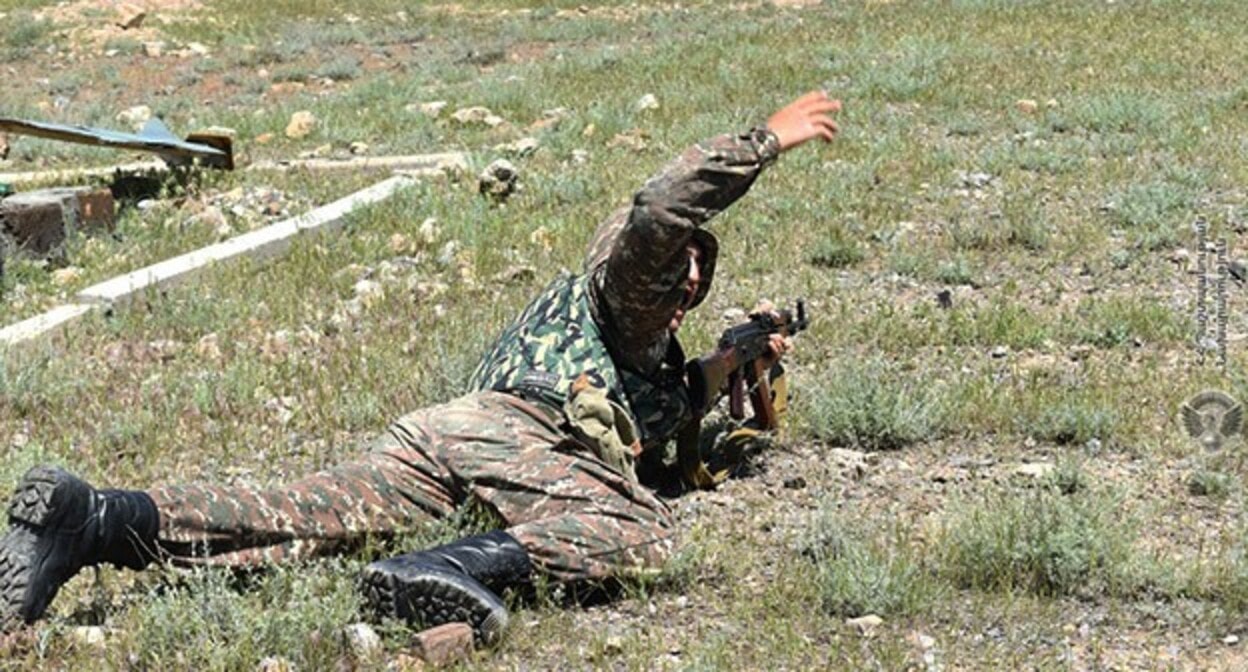 Армянский военнослужащий, сентябрь 2021 года. Фото: официальный сайт Минобороны Армении https://mil.am Армянский военнослужащий, сентябрь 2021 года. Фото: официальный сайт Минобороны Армении https://mil.am