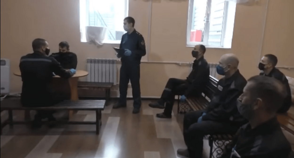 Стоп-кадр видео "Бунт в колонии Владикавказа", https://www.youtube.com/watch?v=l64-0HgecPU Стоп-кадр видео "Бунт в колонии Владикавказа", https://www.youtube.com/watch?v=l64-0HgecPU