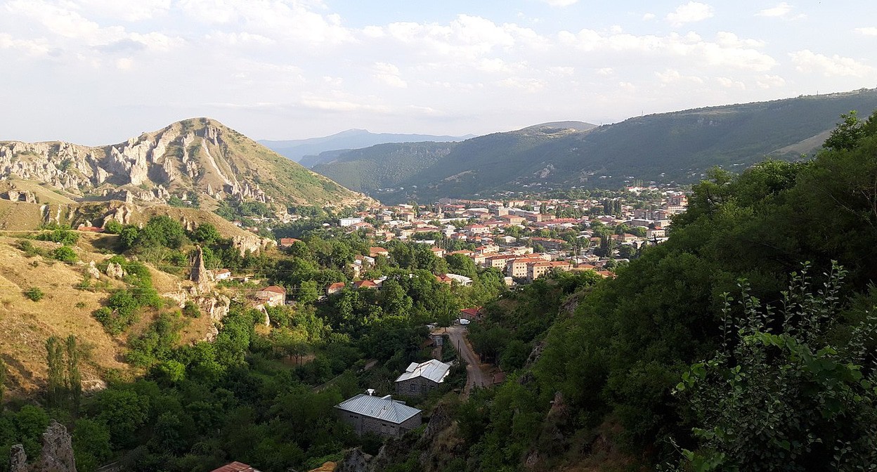 Вид на Горис. Фото Арарат Францhttps://commons.wikimedia.org/wiki/Category:Goris Вид на Горис. Фото Арарат Францhttps://commons.wikimedia.org/wiki/Category:Goris