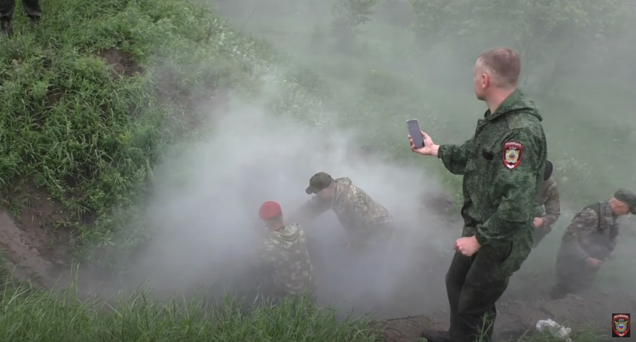 Сдача на краповый берет. Стоп-кадр видео https://www.youtube.com/watch?v=6p-iPcaOktI2 Сдача на краповый берет. Стоп-кадр видео https://www.youtube.com/watch?v=6p-iPcaOktI2