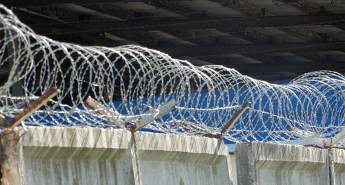 Ограждение тюремного учреждения. Фото Нины Тумановой для "Кавказского узла" Ограждение тюремного учреждения. Фото Нины Тумановой для "Кавказского узла"