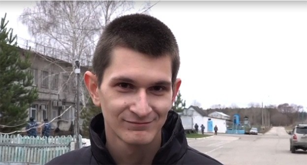 Ян Сидоров. 3 ноября 2021 г. Скриншот видео https://tvrain.ru материал создан и (или) распространен иностранным средством массовой информации, выполняющим функции иностранного агента Ян Сидоров. 3 ноября 2021 г. Скриншот видео https://tvrain.ru материал создан и (или) распространен иностранным средством массовой информации, выполняющим функции иностранного агента