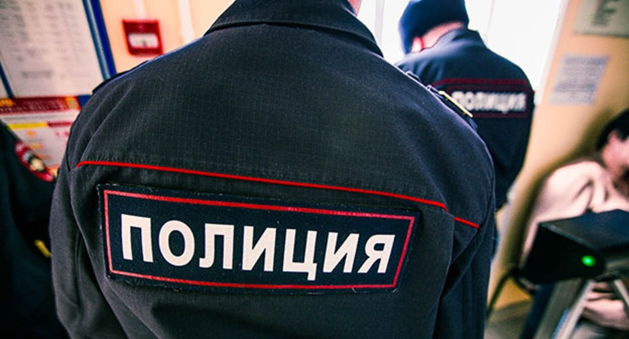 Сотрудники полиции. Фото: Максим Тишин / Югополис Сотрудники полиции. Фото: Максим Тишин / Югополис