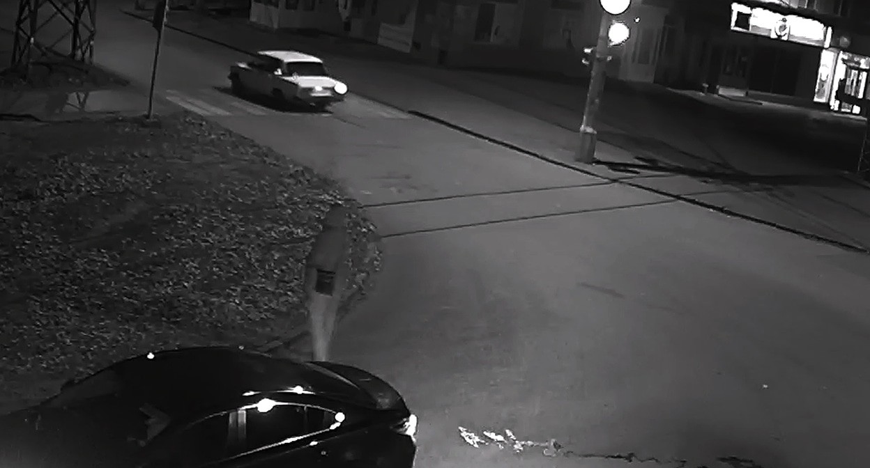 Обстрел автомобиля в Волгограде. Кадр видео пресс-службы МВД https://34.xn--b1aew.xn--p1ai/%D0%BD%D0%BE%D0%B2%D0%BE%D1%81%D1%82%D0%B8/item/26993018/ Обстрел автомобиля в Волгограде. Кадр видео пресс-службы МВД https://34.xn--b1aew.xn--p1ai/%D0%BD%D0%BE%D0%B2%D0%BE%D1%81%D1%82%D0%B8/item/26993018/