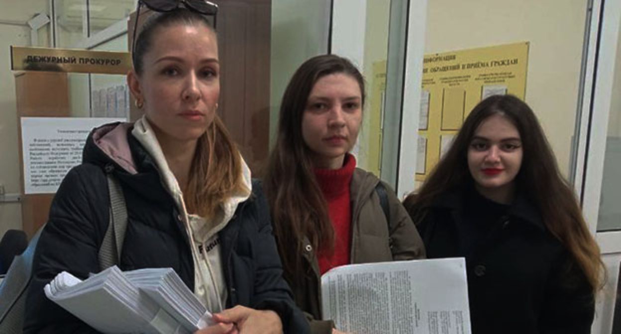 Активистки в суде. Фото Марины Архиповой для "Кавказского узла" Активистки в суде. Фото Марины Архиповой для "Кавказского узла"