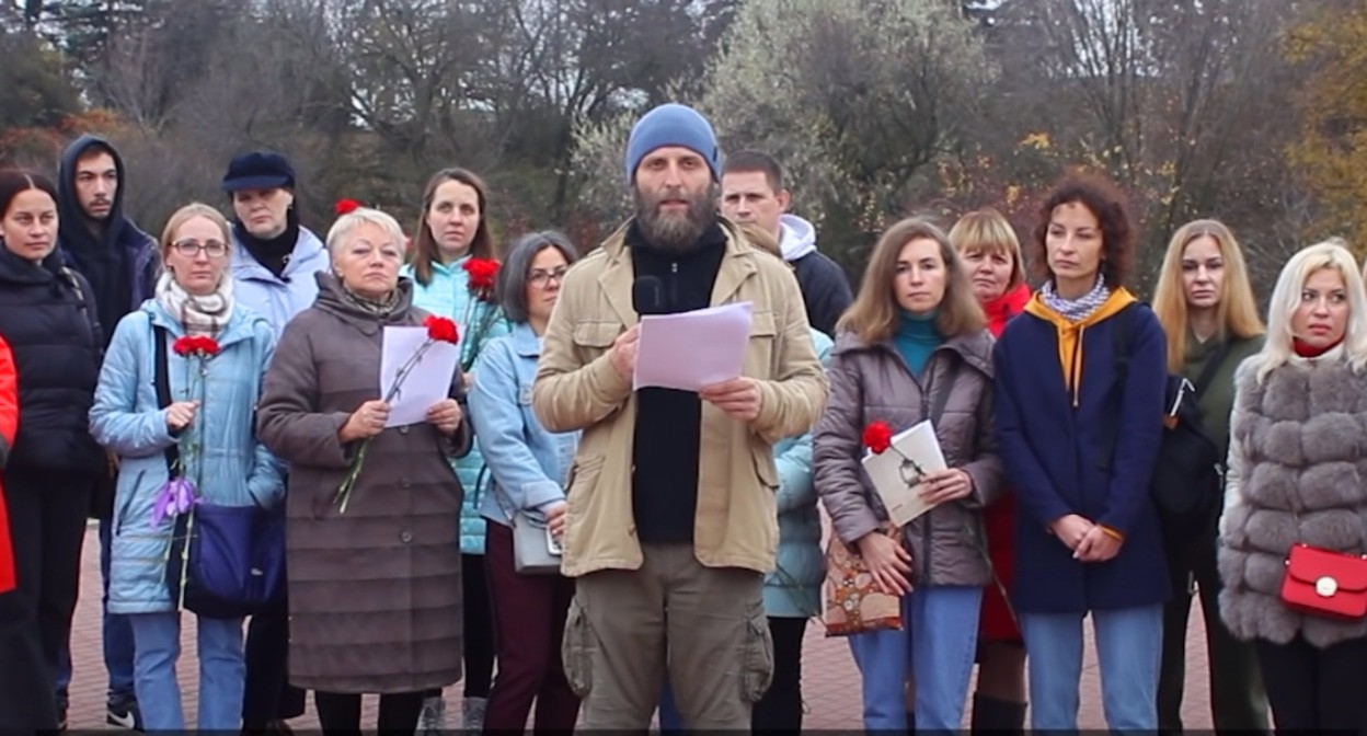 Жители Ростова-на-Дону обращаются к Владимиру Путину. Кадр видео
Родительское Всероссийское Сопротивление РВС https://www.youtube.com/watch?v=8TpHnuh8cPk Жители Ростова-на-Дону обращаются к Владимиру Путину. Кадр видео
Родительское Всероссийское Сопротивление РВС https://www.youtube.com/watch?v=8TpHnuh8cPk