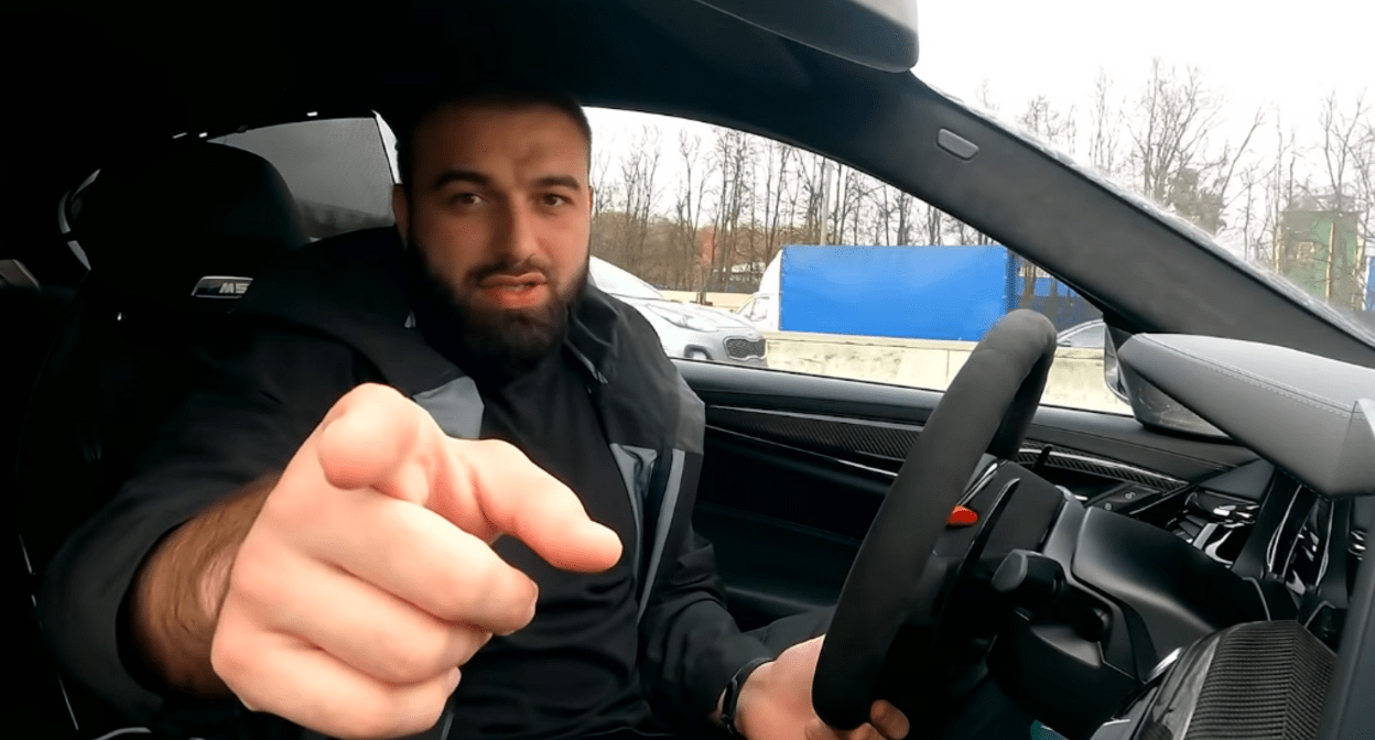 Автоблогер Саид Губденский. Скриншот с видео на Youtube-канале "Саид Губденский" https://www.youtube.com/channel/UChm37atOw4y4TUkFqDFhhSA Автоблогер Саид Губденский. Скриншот с видео на Youtube-канале "Саид Губденский" https://www.youtube.com/channel/UChm37atOw4y4TUkFqDFhhSA