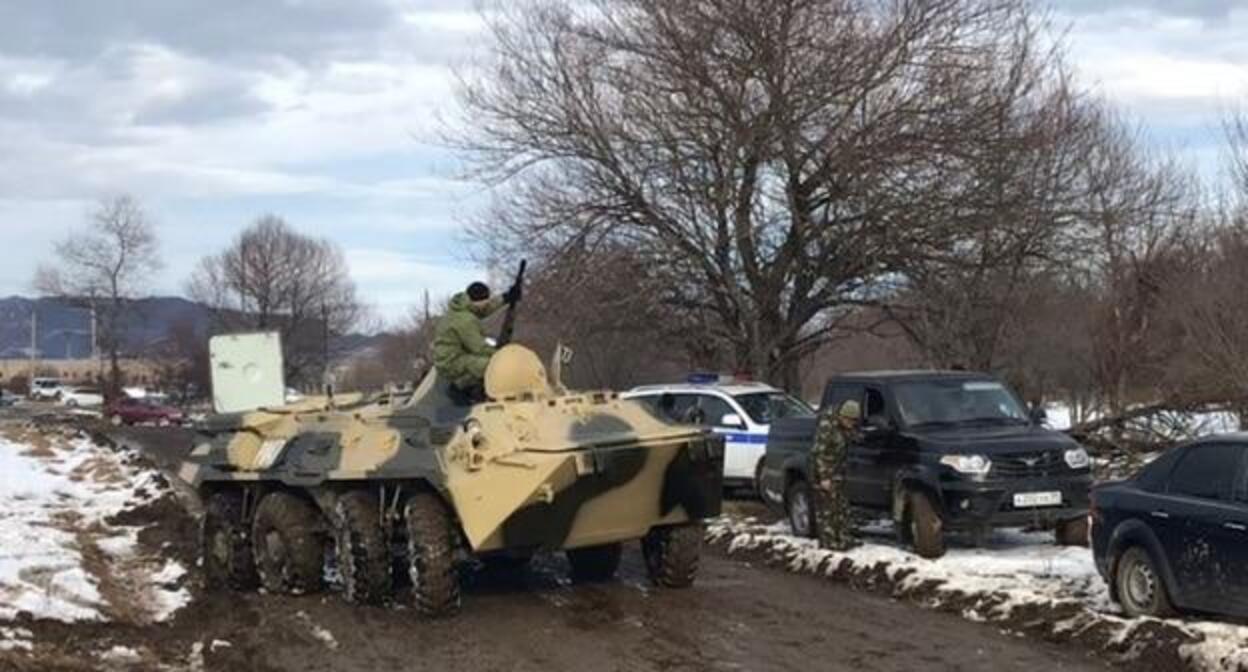 Спецоперация в Карачаево-Черкесии. Фото пресс-службы Национального антитеррористического комитета, http://nac.gov.ru/kontrterroristicheskie-operacii/v-kchr-v-hode-kto-neytralizovany-pyatero.html Спецоперация в Карачаево-Черкесии. Фото пресс-службы Национального антитеррористического комитета, http://nac.gov.ru/kontrterroristicheskie-operacii/v-kchr-v-hode-kto-neytralizovany-pyatero.html