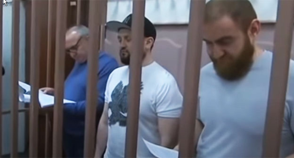 Обвиняемые члены Семьи Арашуковых в суде г. Ставрополя. Фото: кадр видео "Россия 24" https://yandex.ru/video/preview Обвиняемые члены Семьи Арашуковых в суде г. Ставрополя. Фото: кадр видео "Россия 24" https://yandex.ru/video/preview