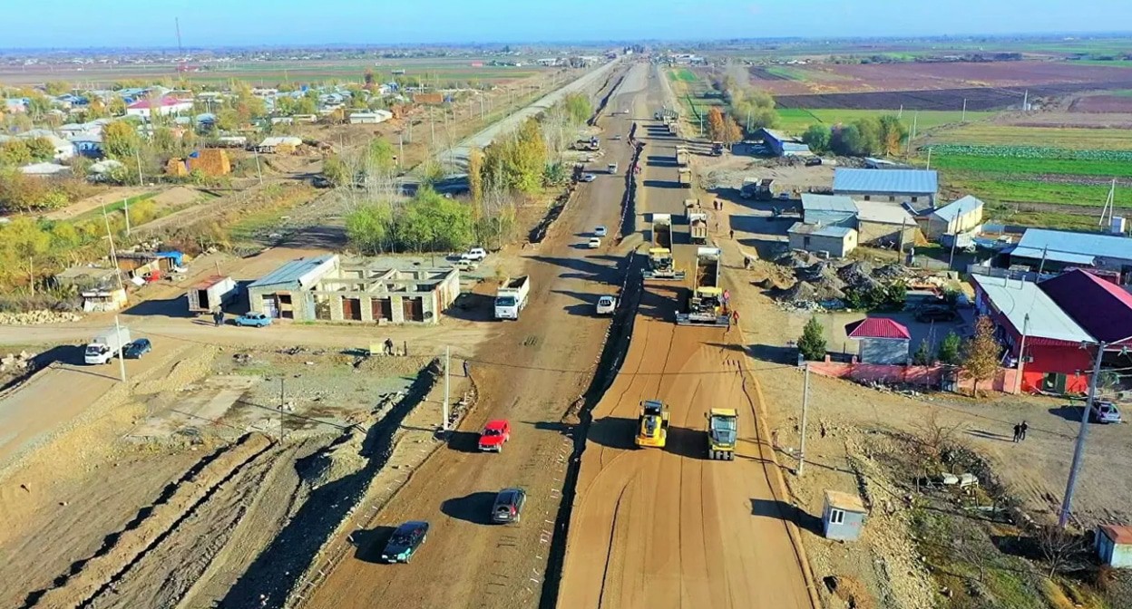 Начало строительства дороги Барда-Агдам Фото: Государственное агентство автомобильных дорог Азербайджана Начало строительства дороги Барда-Агдам Фото: Государственное агентство автомобильных дорог Азербайджана