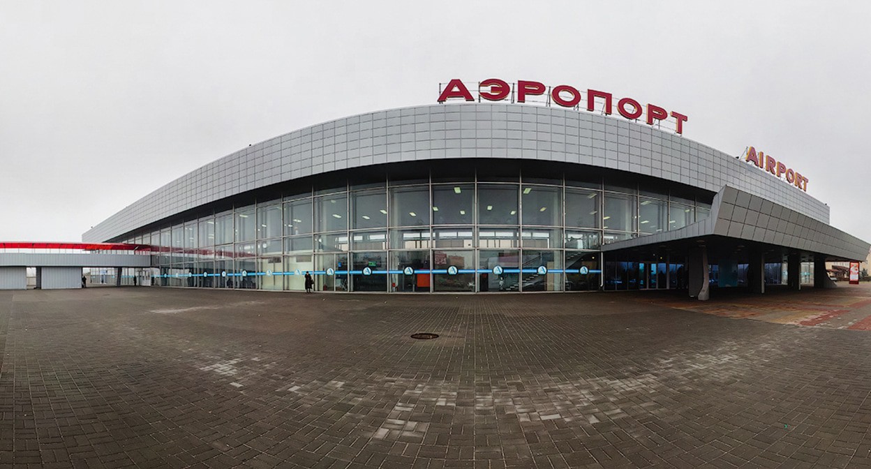 Аэропорт Волгограда. Фото justphotos.ru https://commons.wikimedia.org/wiki/Category:Gumrak_Airport Аэропорт Волгограда. Фото justphotos.ru https://commons.wikimedia.org/wiki/Category:Gumrak_Airport