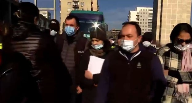 Акция протеста против строительства стадиона в Тбилиси. 3 декабря 2021 года. Стоп-кадр видео https://www.facebook.com/TVFormula/videos/4174618055973055/ Акция протеста против строительства стадиона в Тбилиси. 3 декабря 2021 года. Стоп-кадр видео https://www.facebook.com/TVFormula/videos/4174618055973055/