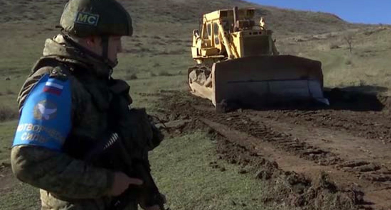 Миротворцы обеспечивают безопасность жителей Нагорного Карабаха. Фото пресс-службы Минобороны России. https://mil.ru/russian_peacekeeping_forces/news/more.htm?id=12398213@egNews Миротворцы обеспечивают безопасность жителей Нагорного Карабаха. Фото пресс-службы Минобороны России. https://mil.ru/russian_peacekeeping_forces/news/more.htm?id=12398213@egNews