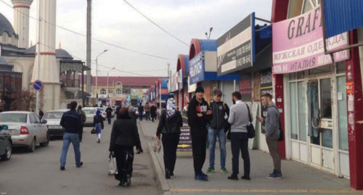 На рынке "Беркат". Грозный. 24 марта 2015 года. Фото Ахмеда Альдебирова для "Кавказского узла" На рынке "Беркат". Грозный. 24 марта 2015 года. Фото Ахмеда Альдебирова для "Кавказского узла"