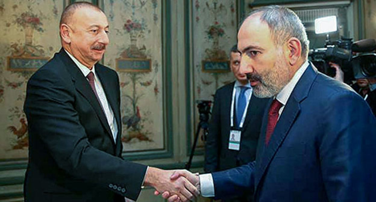 Ильхам Алиев (слева) и Никол Пашинян. Фото: press office of the Government of RA Ильхам Алиев (слева) и Никол Пашинян. Фото: press office of the Government of RA