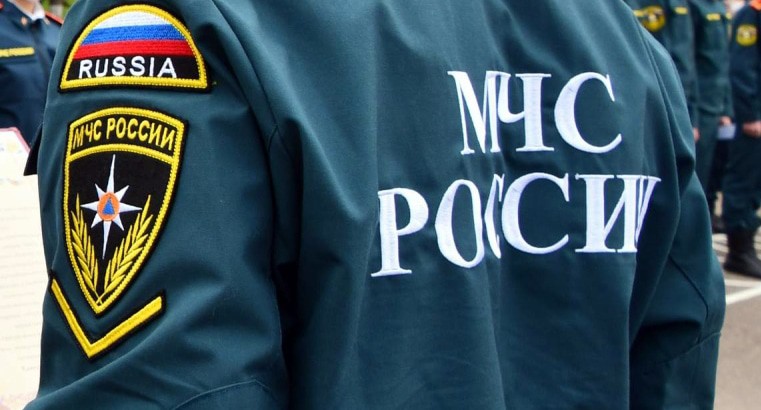 Форма сотрудника МЧС. Фото пресс-службы МЧС https://22.mchs.gov.ru/deyatelnost/trudoustroystvo-i-obuchenie/abiturient-2019/informaciya-abiturientam-o-postuplenii-v-vuz-mchs-rossii Форма сотрудника МЧС. Фото пресс-службы МЧС https://22.mchs.gov.ru/deyatelnost/trudoustroystvo-i-obuchenie/abiturient-2019/informaciya-abiturientam-o-postuplenii-v-vuz-mchs-rossii
