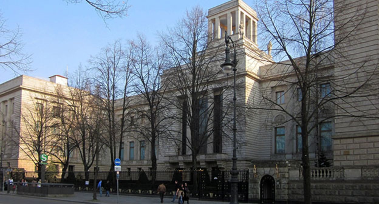 Здание посольства Российской Федерации в Германии. Фото: Zägel https://ru.wikipedia.org/ Здание посольства Российской Федерации в Германии. Фото: Zägel https://ru.wikipedia.org/
