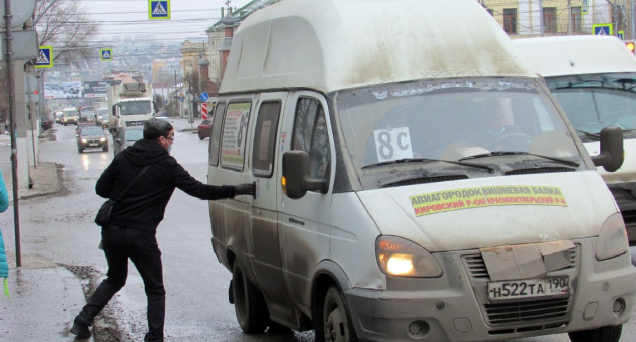 Маршрутное такси в Волгограде. Фото В. Ященко для "Кавказского узла" Маршрутное такси в Волгограде. Фото В. Ященко для "Кавказского узла"