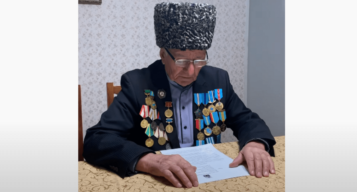 Обращение Салмана Героева к президенту России в поддержку ингушских активистов. Стоп-кадр видео https://www.youtube.com/watch?v=W08tZLfY9Mw Обращение Салмана Героева к президенту России в поддержку ингушских активистов. Стоп-кадр видео https://www.youtube.com/watch?v=W08tZLfY9Mw