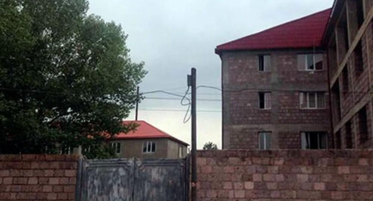 Интернат в Ниноцминде. Фото https://newstbilisi.info/180547-phr-v-oon-obyazali-vlasti-gruzii-provesti-monitoring-detskogo-doma-v-ninocminda.html Интернат в Ниноцминде. Фото https://newstbilisi.info/180547-phr-v-oon-obyazali-vlasti-gruzii-provesti-monitoring-detskogo-doma-v-ninocminda.html
