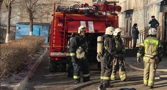 Сотрудники МЧС на месте пожара в инфекционной больнице в Астрахани. Фото пресс-службы областного управления МЧС https://30.mchs.gov.ru/deyatelnost/press-centr/operativnaya-informaciya/4639676 Сотрудники МЧС на месте пожара в инфекционной больнице в Астрахани. Фото пресс-службы областного управления МЧС https://30.mchs.gov.ru/deyatelnost/press-centr/operativnaya-informaciya/4639676