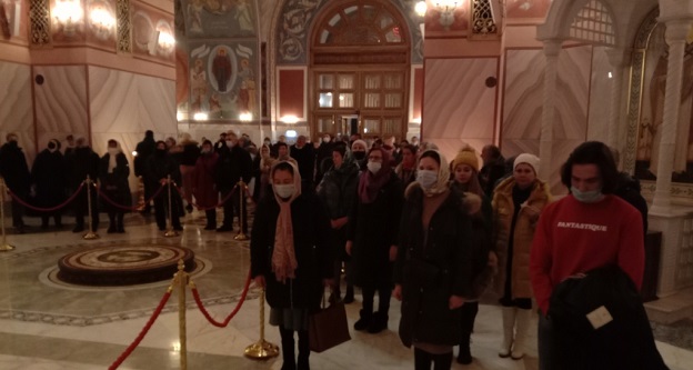 Прихожане в соборе на службе. Фото Вячеслава Ященко для "Кавказского узла".