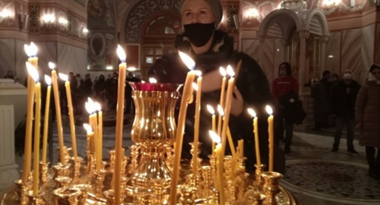 Волгоградские прихожане на богослужении. Фото Вячеслава Ященко для "Кавказского узла". Волгоградские прихожане на богослужении. Фото Вячеслава Ященко для "Кавказского узла".