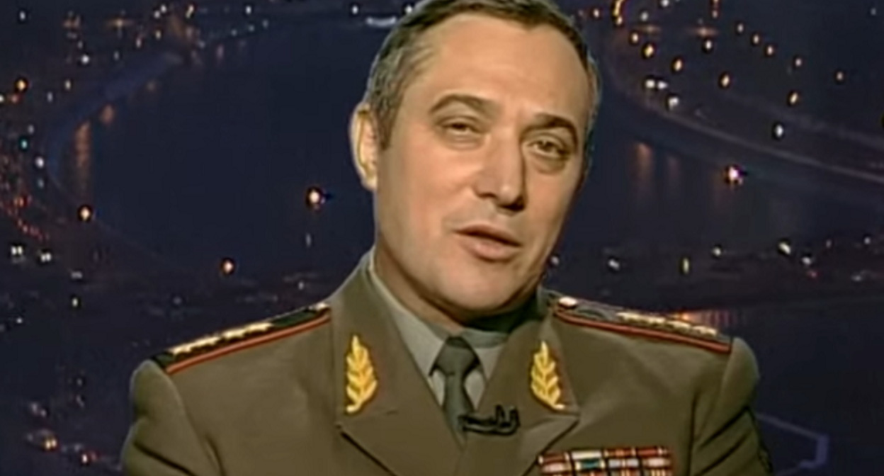 Анатолий Квашнин в 1999 году. Кадр телепрограммы "Здесь и сейчас". youtu.be/MkpDHp_cm08 Анатолий Квашнин в 1999 году. Кадр телепрограммы "Здесь и сейчас". youtu.be/MkpDHp_cm08