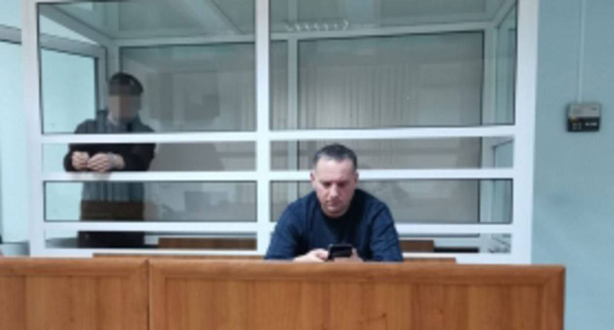Подозреваемый в нападении на главу одного из районов Калмыкии в зале суда. Фото пресс-службы СКР Калмыкии https://kalmykia.sledcom.ru/news/item/1646526/ Подозреваемый в нападении на главу одного из районов Калмыкии в зале суда. Фото пресс-службы СКР Калмыкии https://kalmykia.sledcom.ru/news/item/1646526/