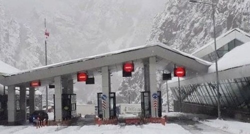 КПП "Верхний Ларс". Фото: пресс-служба главного управления МЧС России по Северной Осетии https://15.mchs.gov.ru/deyatelnost/press-centr/operativnaya-informaciya/4635312 КПП "Верхний Ларс". Фото: пресс-служба главного управления МЧС России по Северной Осетии https://15.mchs.gov.ru/deyatelnost/press-centr/operativnaya-informaciya/4635312