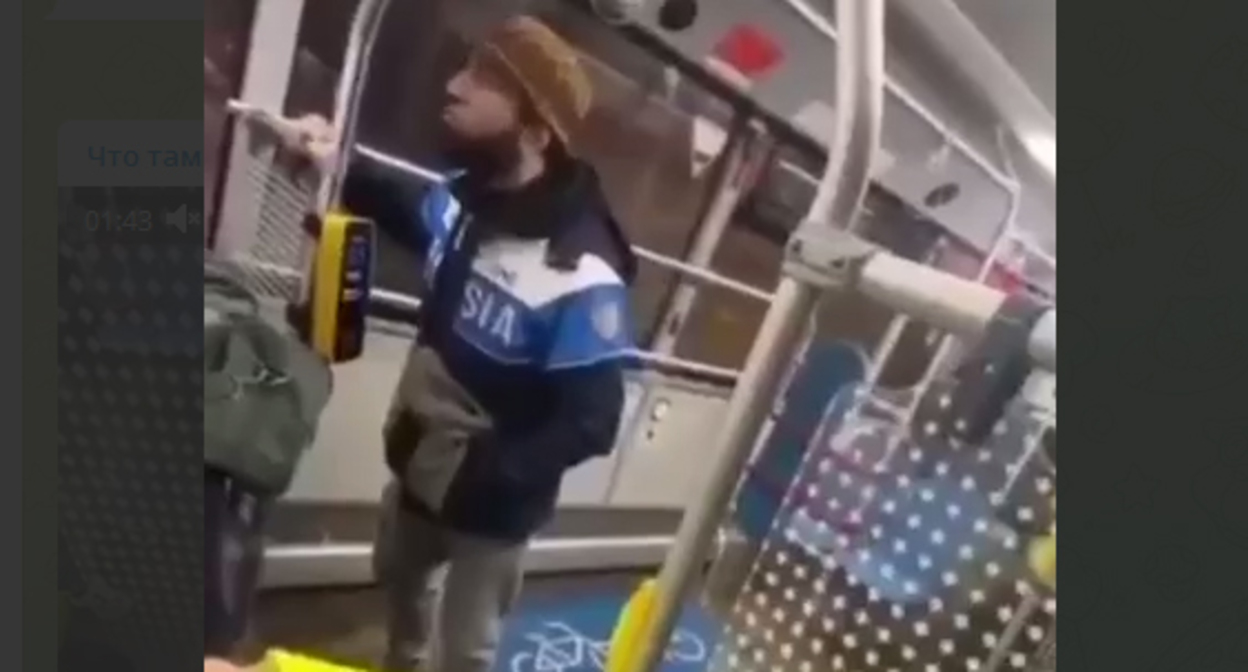 Участник конфликта в Москве. Кадр видео, опубликованного в Telegram-канале "Что там у дагестанцев?" https://t.me/DagestanRD) Участник конфликта в Москве. Кадр видео, опубликованного в Telegram-канале "Что там у дагестанцев?" https://t.me/DagestanRD)