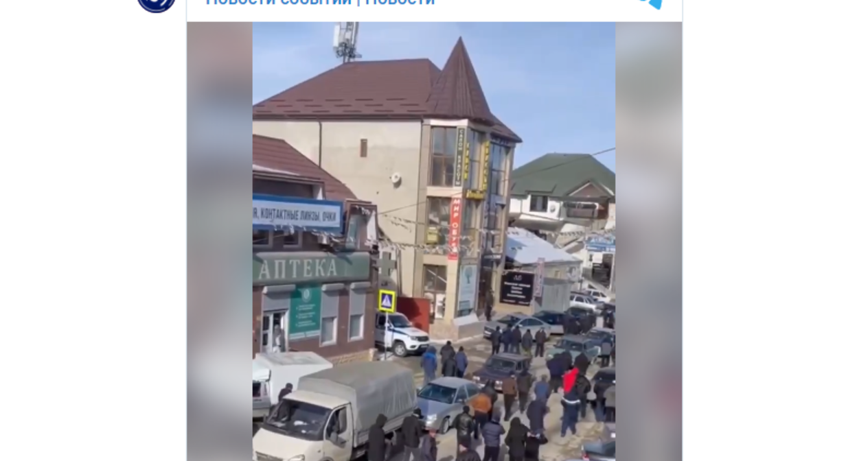 Акция протеста жителей Левашинского района. Скриншот кадра видео в Telegram-канале Sobytiya.news. https://t.me/sobytiyanews/6524 Акция протеста жителей Левашинского района. Скриншот кадра видео в Telegram-канале Sobytiya.news. https://t.me/sobytiyanews/6524