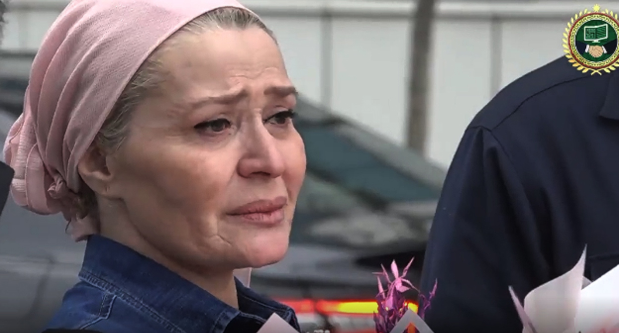Рубати Мицаева получает автомобиль от фонда имени Ахмата Кадырова. Скриншот сообщения https://www.instagram.com/p/CY6rk5woxDc/ Рубати Мицаева получает автомобиль от фонда имени Ахмата Кадырова. Скриншот сообщения https://www.instagram.com/p/CY6rk5woxDc/