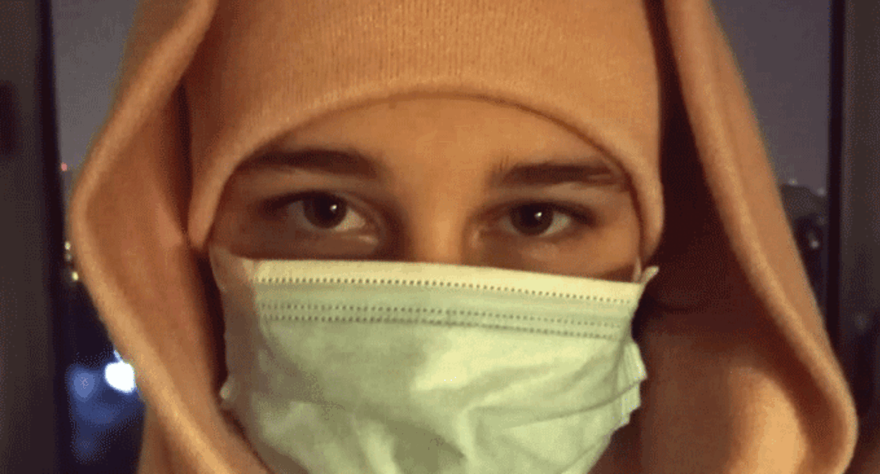Девочка в медицинской маске. Фото Нины Тумановой для "Кавказского узла" Девочка в медицинской маске. Фото Нины Тумановой для "Кавказского узла"