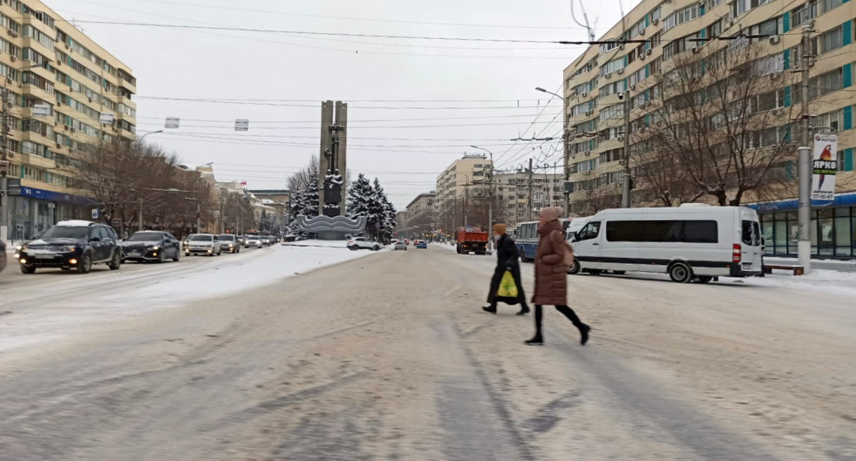 Пешеходный переход в Волгограде. ГУ МВД России по Волгоградской области
Пешеходный переход в Волгограде. ГУ МВД России по Волгоградской области