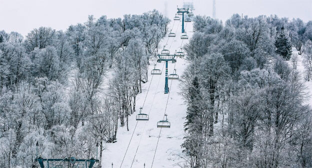 Канатная дорога на курорте Бакуриани. Фото: пресс-служба курорта https://www.facebook.com/Bakuriani.ski/photos/2669157543228411 Канатная дорога на курорте Бакуриани. Фото: пресс-служба курорта https://www.facebook.com/Bakuriani.ski/photos/2669157543228411