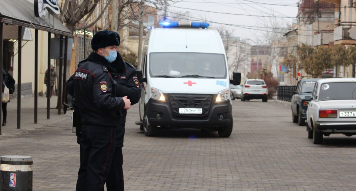 Сотрудники полиции. Фото: Е. Зимней https://news.myseldon.com/ru/news/index/266635420 Сотрудники полиции. Фото: Е. Зимней https://news.myseldon.com/ru/news/index/266635420
